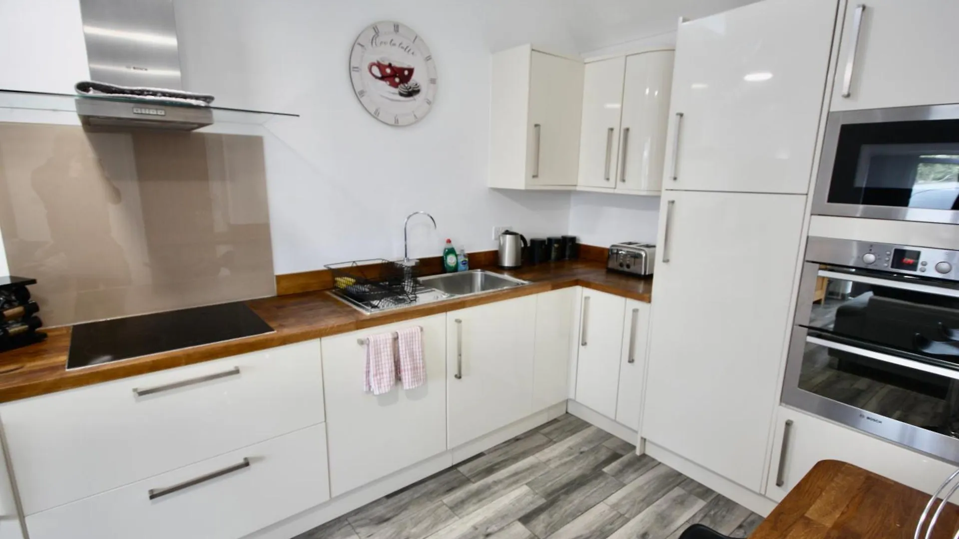 Chalet Ferndown Holiday Let