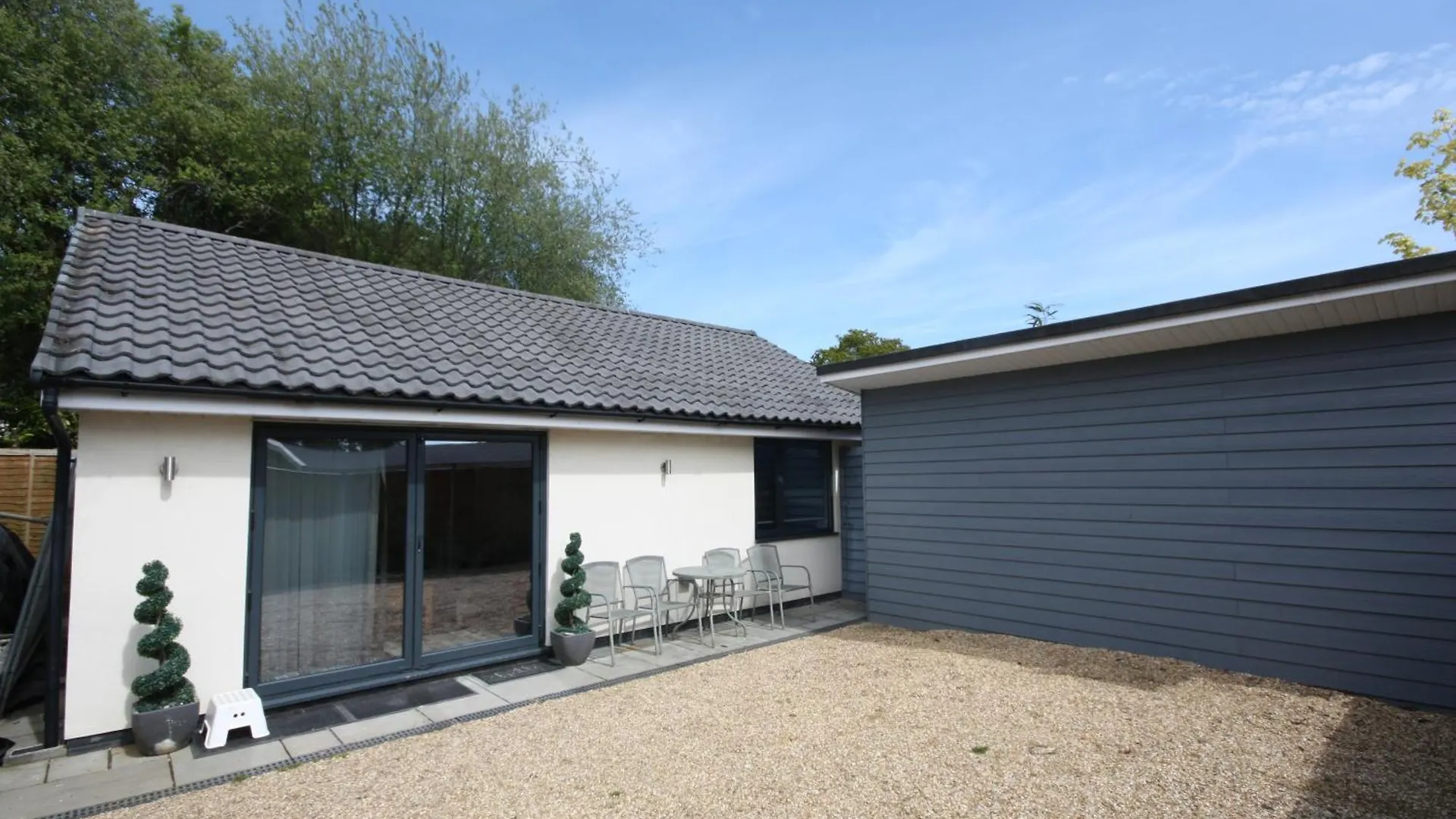 Chalet Ferndown Holiday Let United Kingdom