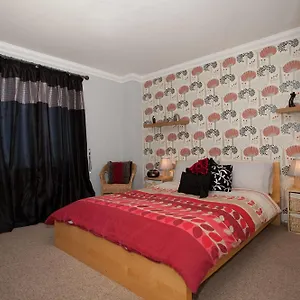 Riverbank View Three Bedroom With Free Parking Apartment York